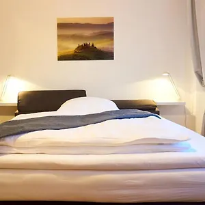 apartments-ho30.stuttgart-hotel.com/